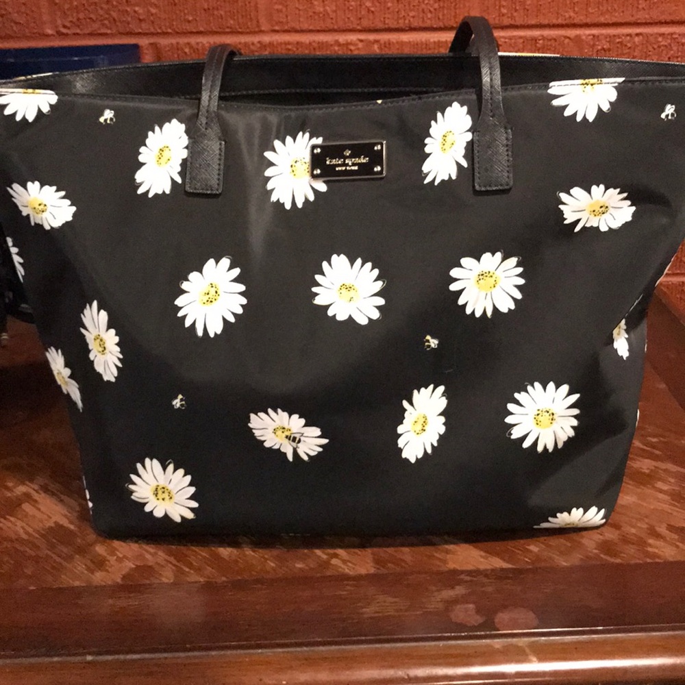 Like new daisy Kate spade